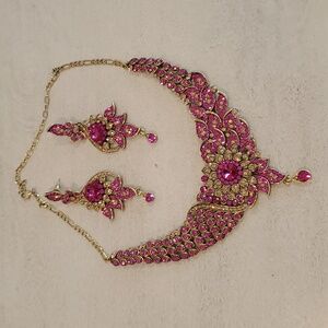 Stone Studded Necklace Set